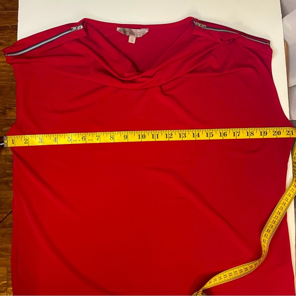 Itm 0037 Studio swooped neck top size LG - Picture 8 of 8